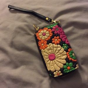 Flower pattern wristlet